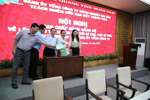 Đảng ủy Tổng Công ty Nông nghiệp Sài Gòn tổ chức lấy phiếu tín nhiệm đối với chức danh Bí thư, Phó bí thư và Ủy viên Ban Thường vụ Đảng ủy Tổng Công ty