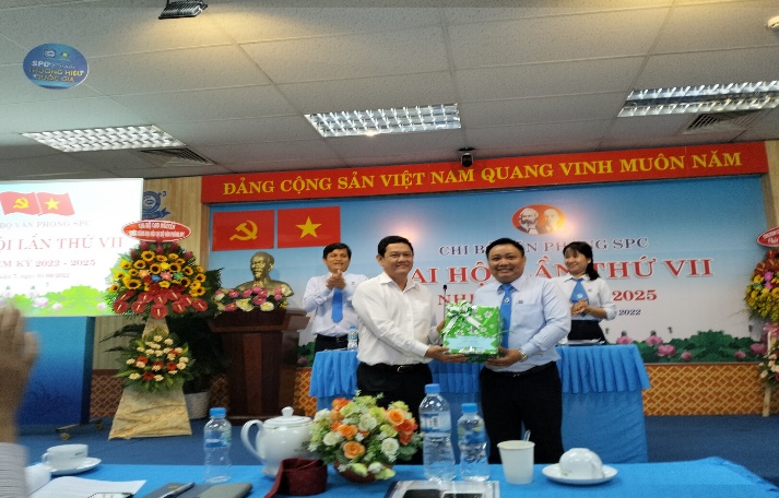 Đảng ủy Tổng Công ty Nông nghiệp Sài Gòn TNHH MTV tham dự và chúc mừng Đại hội chi bộ văn phòng SPC trực thuộc Công ty cổ phần Bảo vệ thực vật Sài Gòn lần thứ VII, nhiệm kỳ 2022 - 2025